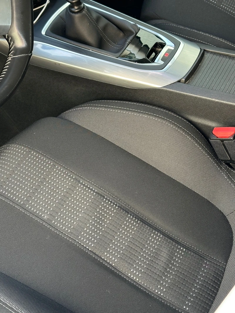 Peugeot 308 1.6HDI, снимка 13 - Автомобили и джипове - 52640812