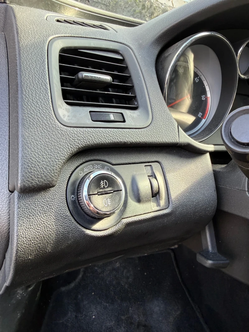 Opel Insignia 2.0 CDTI* АВТОМАТИК* 4X4, снимка 8 - Автомобили и джипове - 52653969