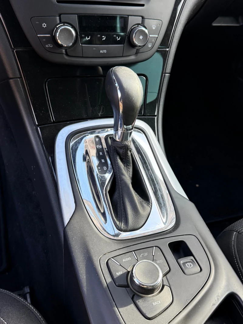 Opel Insignia 2.0 CDTI* АВТОМАТИК* 4X4, снимка 10 - Автомобили и джипове - 52653969
