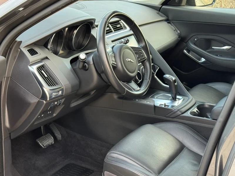 Jaguar E-pace 2.0d-AWD-4X4-АВТОМАТ-9АТ-ПОДГРЕВ-KEYLESS-164X.KM!!, снимка 10 - Автомобили и джипове - 52846088