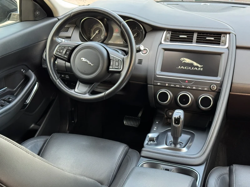 Jaguar E-pace 2.0d-AWD-4X4-АВТОМАТ-9АТ-ПОДГРЕВ-KEYLESS-164X.KM!!, снимка 12 - Автомобили и джипове - 52846088