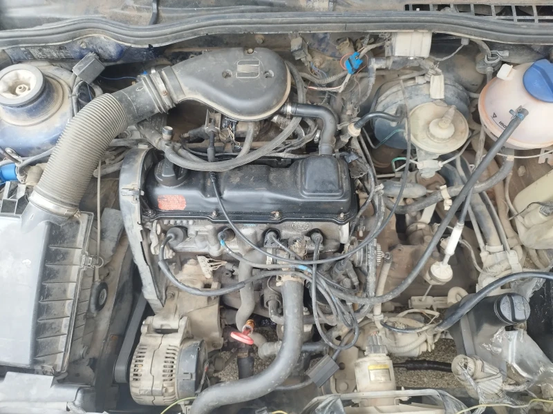 Seat Cordoba 1.6mi АГУ, снимка 5 - Автомобили и джипове - 53344452