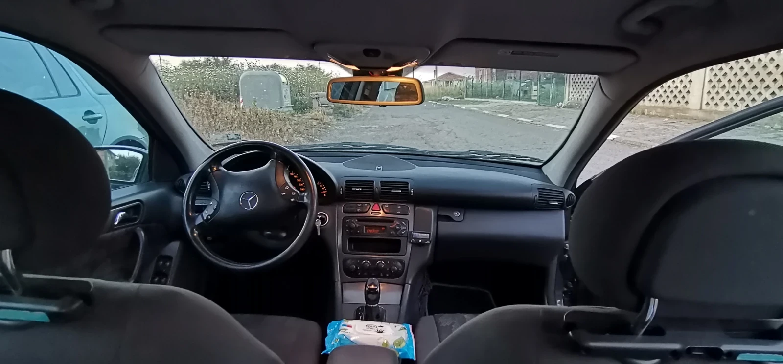 Mercedes-Benz C 200 2.0 - изображение 10