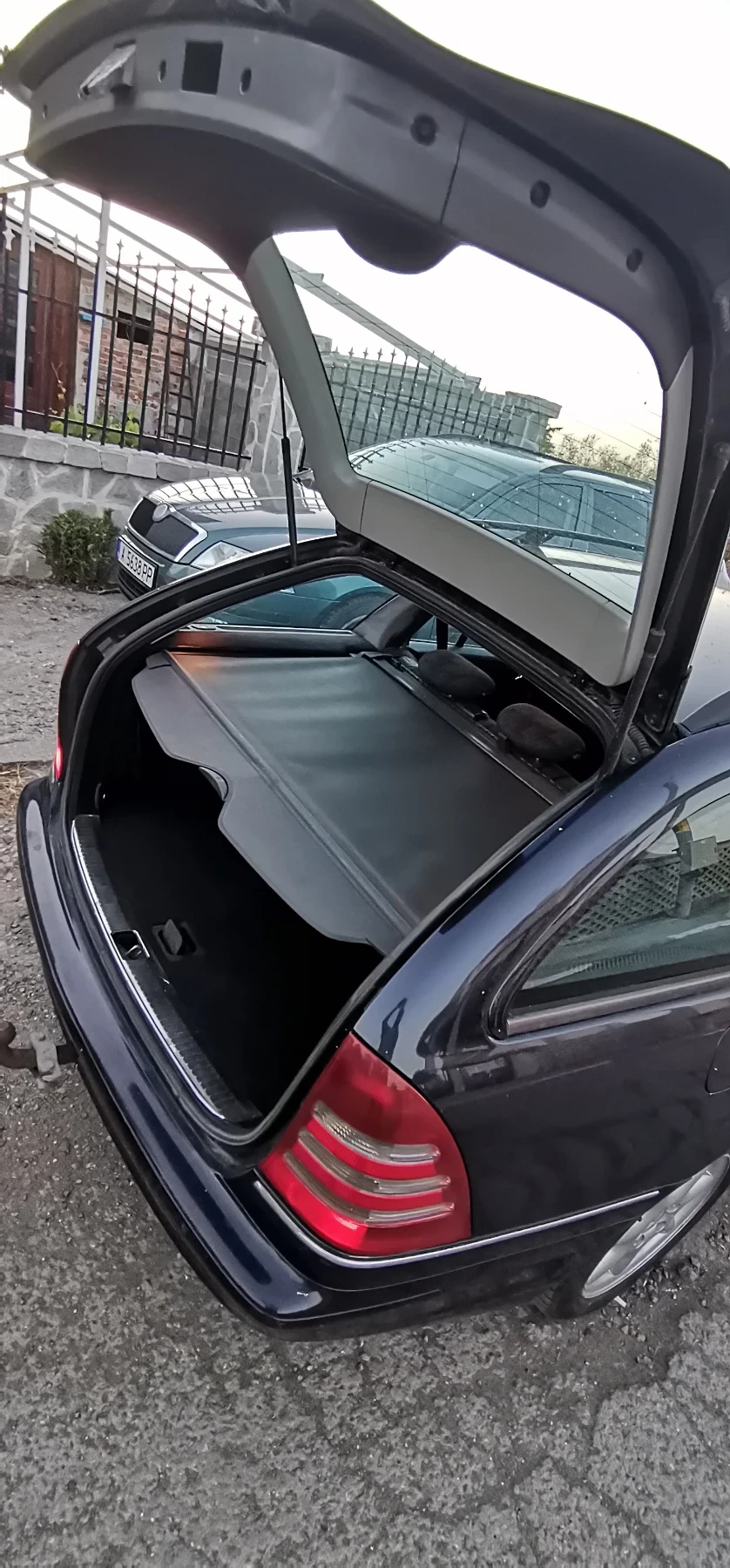 Mercedes-Benz C 200 2.0 - изображение 7