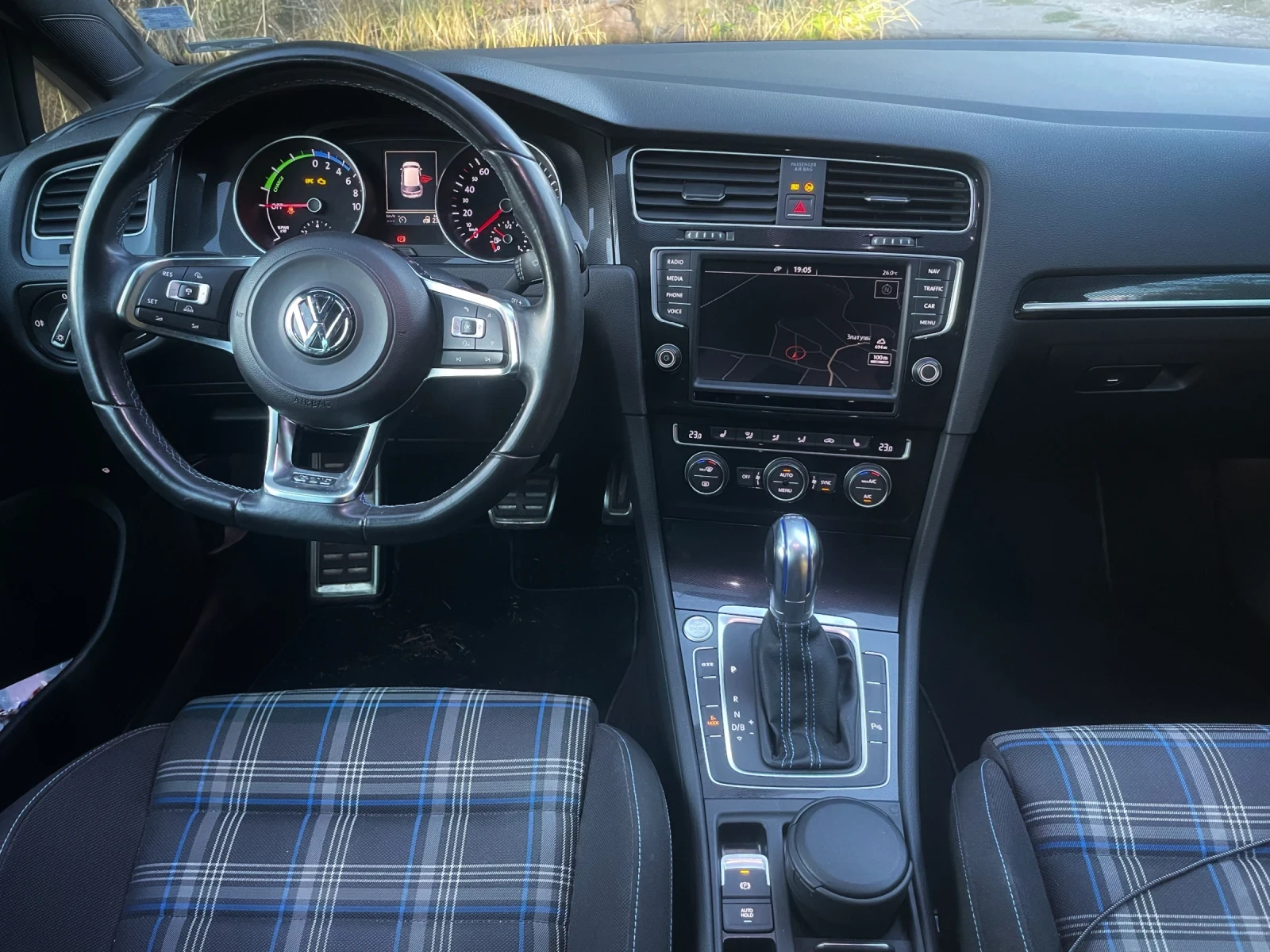 VW Golf GTE Advance - изображение 10