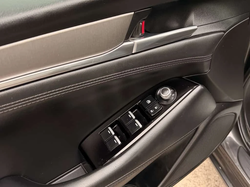 Mazda 6 * GS L LEATHER SUNROOF * CARFAX * ЦЕНА ДО БГ, снимка 9 - Автомобили и джипове - 53787997