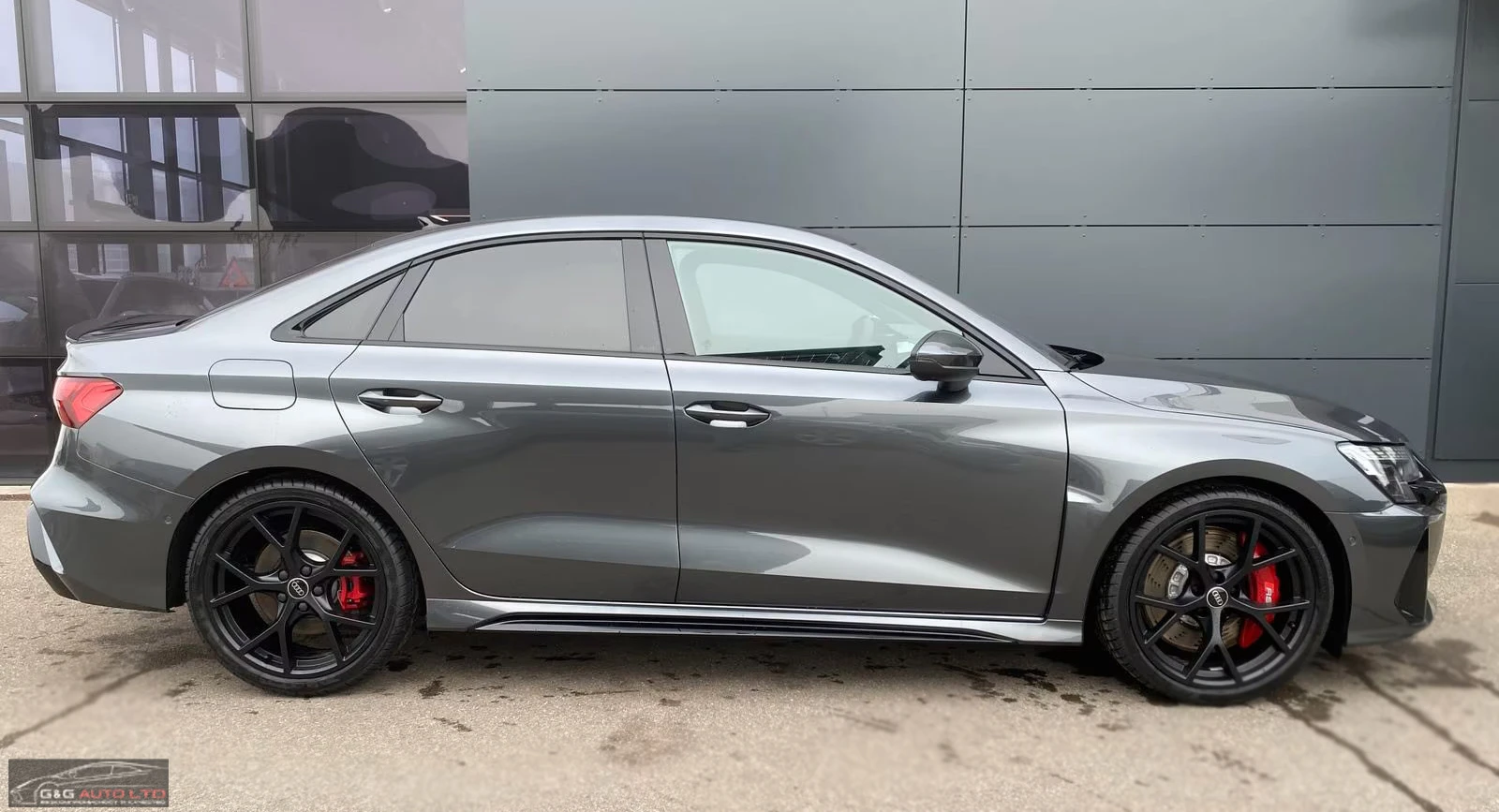 Audi Rs3 НОВ!2.5TFSI/400HP/Lim./QUATTRO/PANO/360/SONOS/167q, снимка 4 - Автомобили и джипове - 54207009