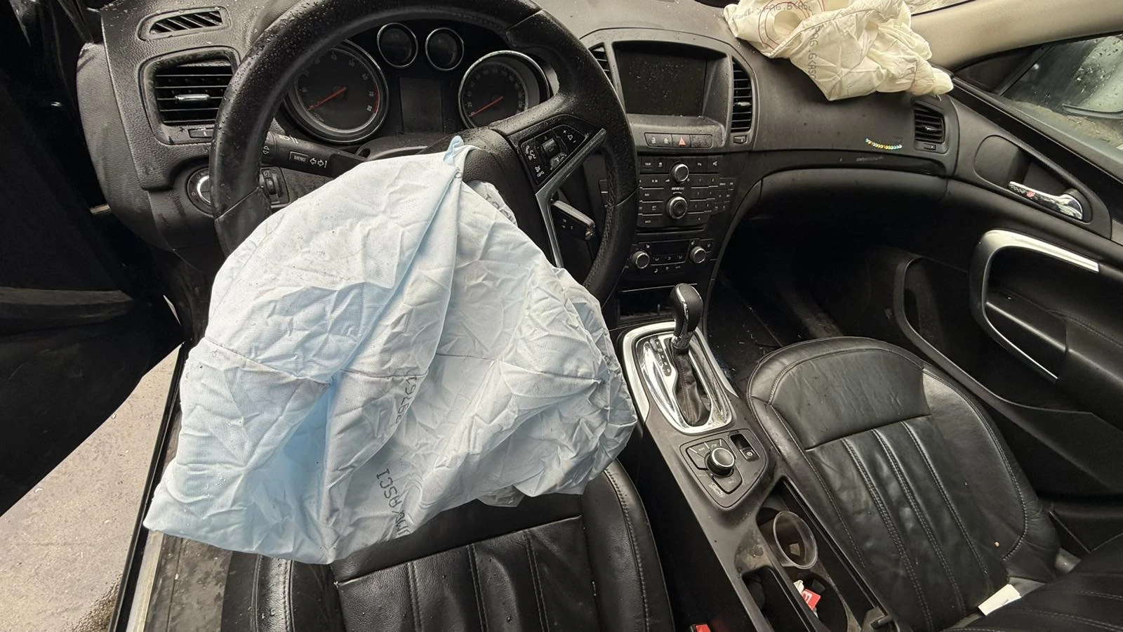 Opel Insignia, снимка 6 - Автомобили и джипове - 54289821