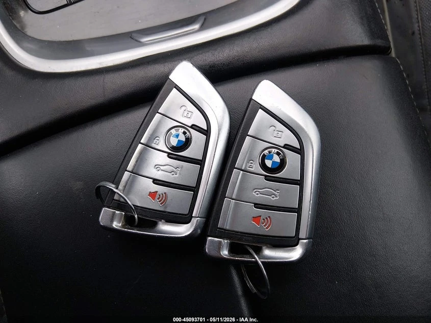 BMW 740 3.0l I xDrive, снимка 11 - Автомобили и джипове - 54859782