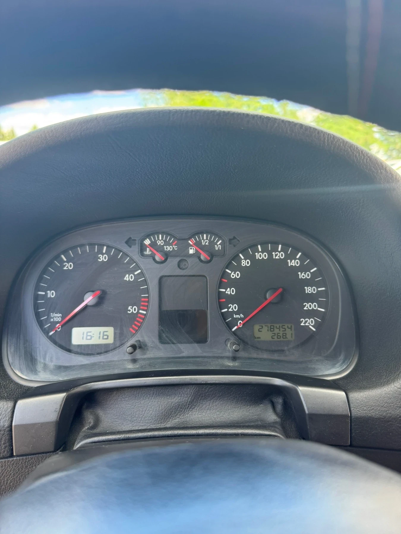 VW Golf 4, снимка 8 - Автомобили и джипове - 55009239