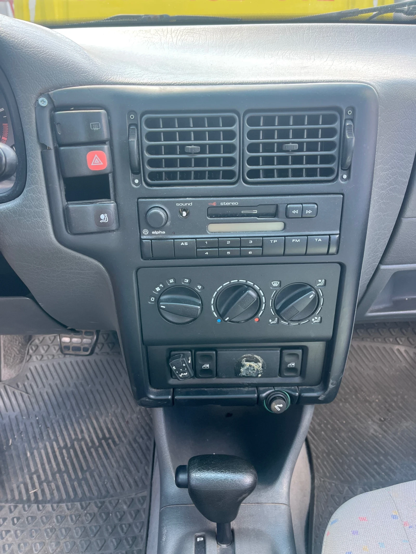 VW Polo 1.4 бензин Автоматик , снимка 4 - Автомобили и джипове - 55218229