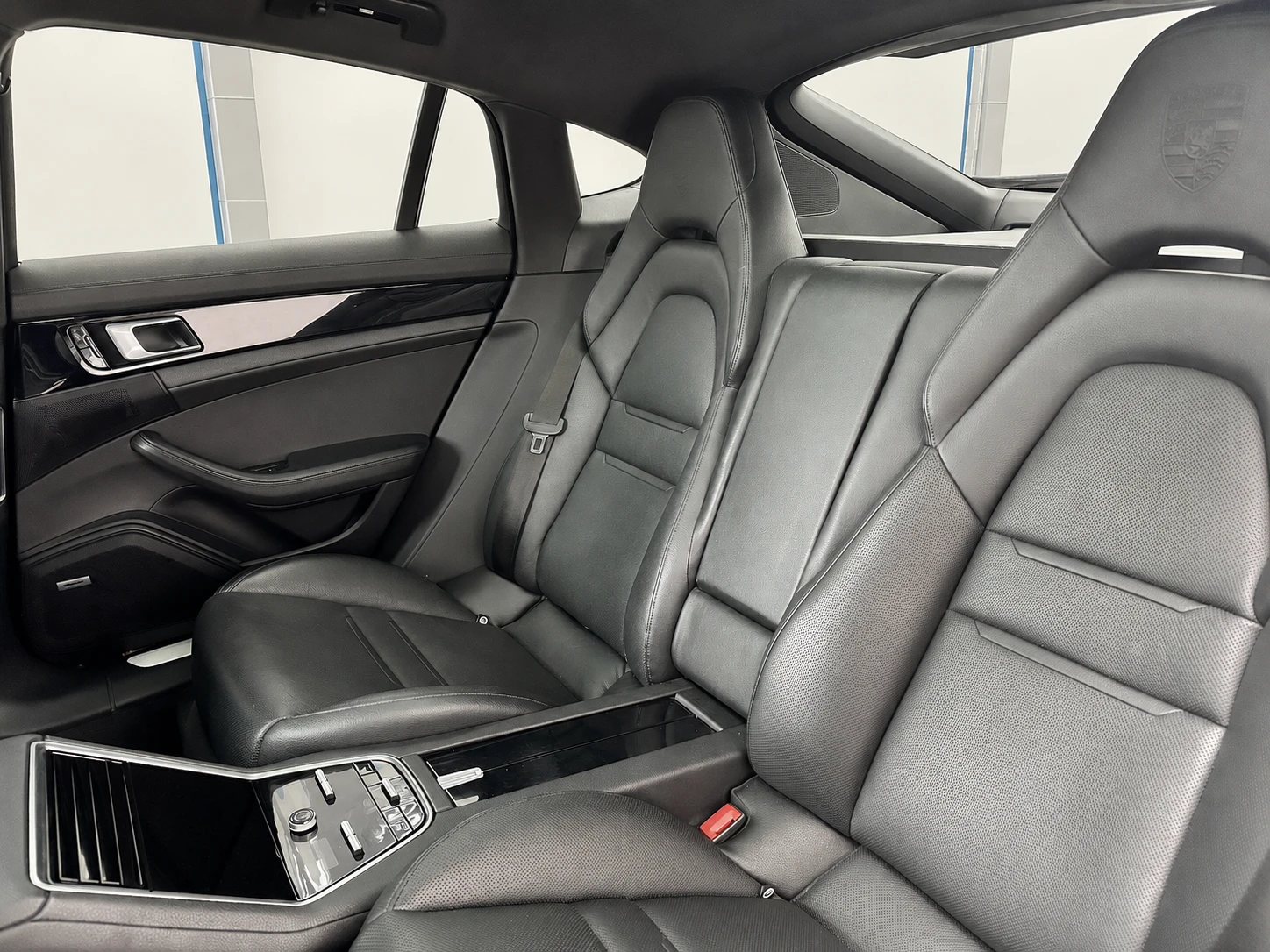 Porsche Panamera 360 CAM* 4x4* PANO* Soft close* vent seats* , снимка 12 - Автомобили и джипове - 55351518