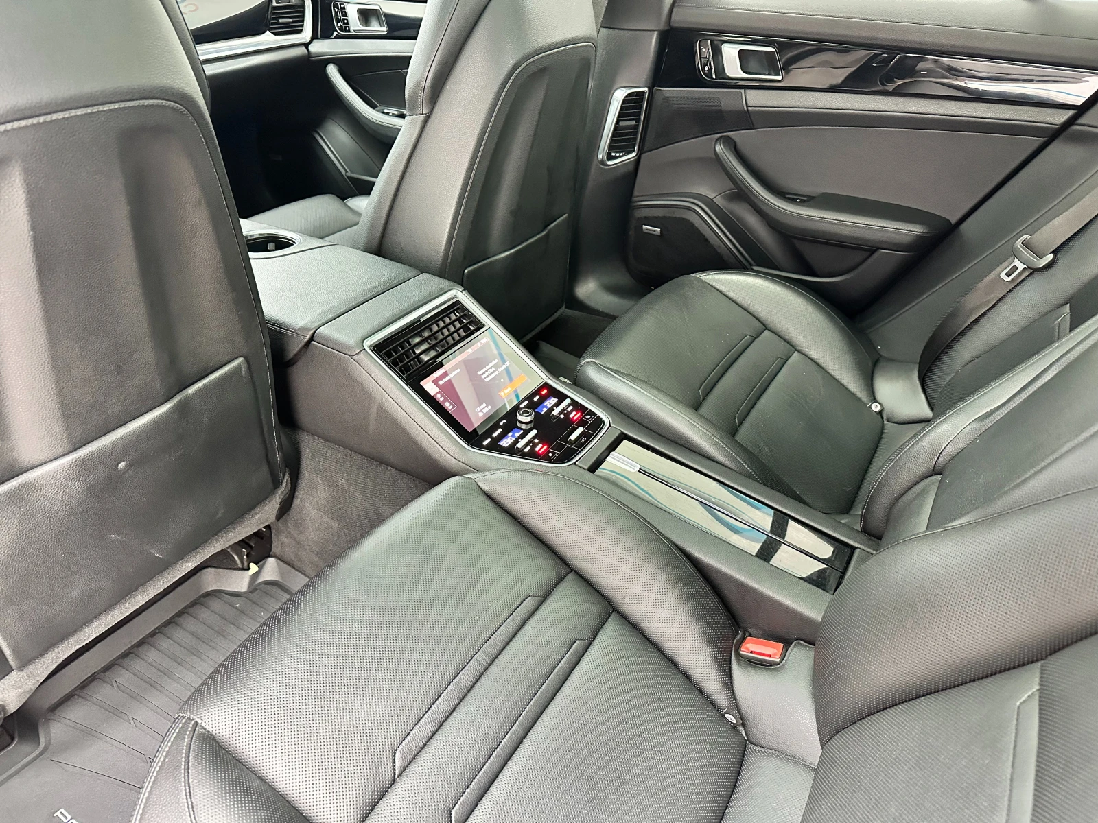 Porsche Panamera 360 CAM* 4x4* PANO* Soft close* vent seats* , снимка 13 - Автомобили и джипове - 55351518