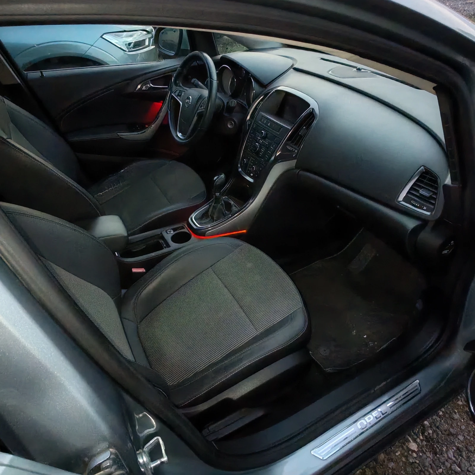 Opel Astra 1.7cdti, снимка 10 - Автомобили и джипове - 55795692