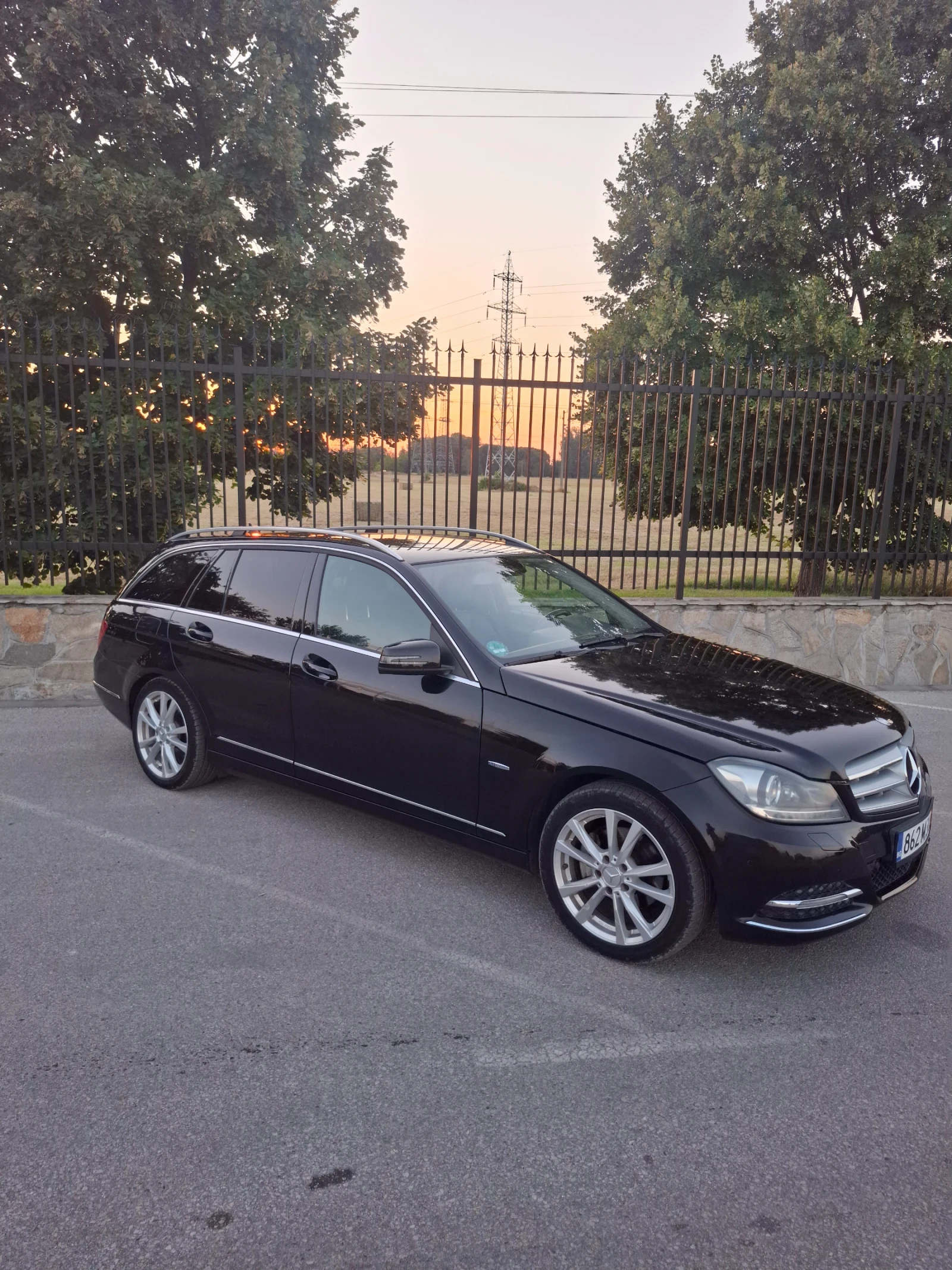Mercedes-Benz C 220 Facelift , снимка 3 - Автомобили и джипове - 55966376