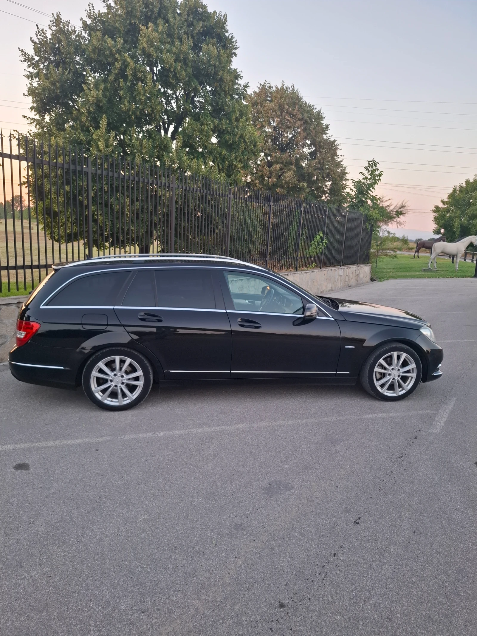 Mercedes-Benz C 220 Facelift , снимка 5 - Автомобили и джипове - 55966376