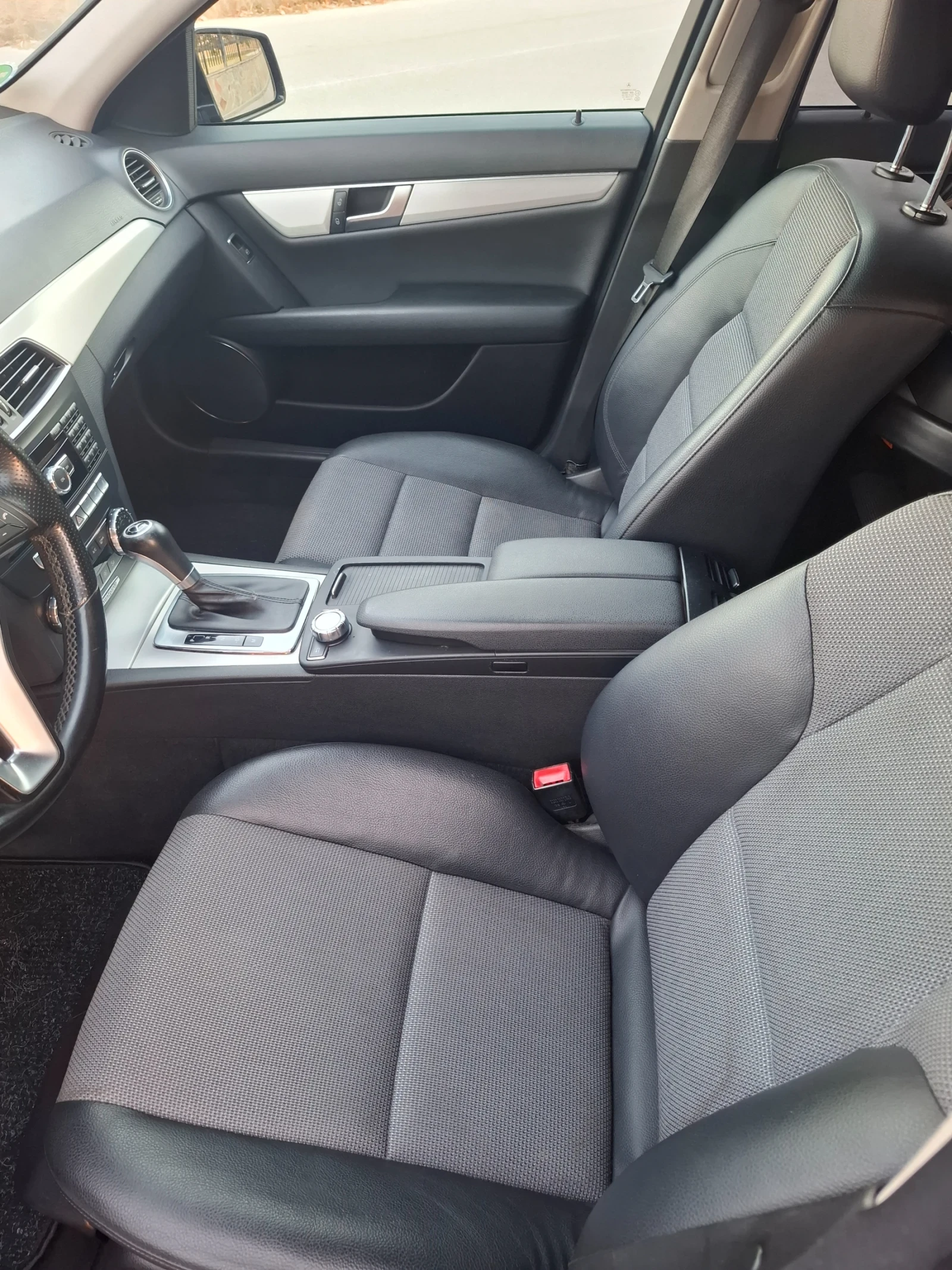 Mercedes-Benz C 220 Facelift , снимка 8 - Автомобили и джипове - 55966376