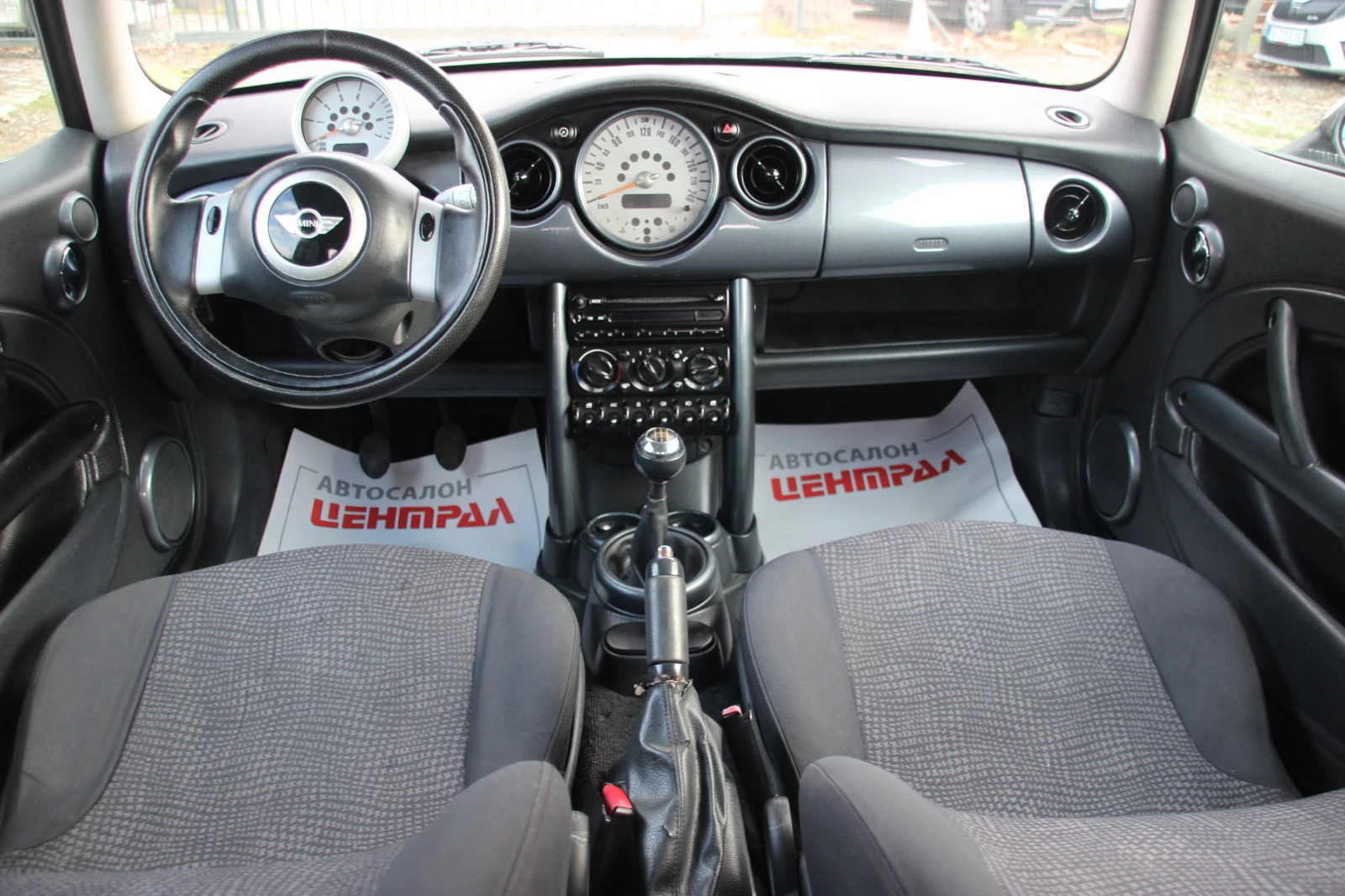 Mini D one 1.4 16V D , снимка 12 - Автомобили и джипове - 56427342