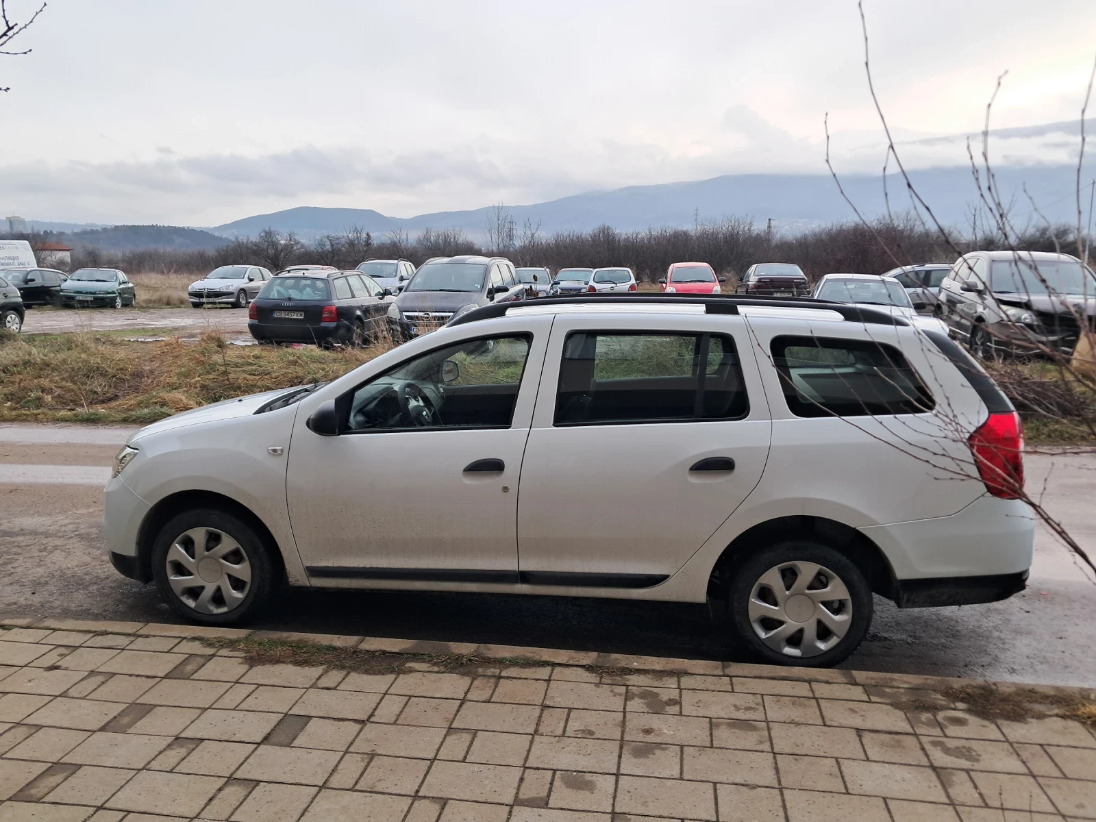 Dacia Logan, снимка 3 - Автомобили и джипове - 56682717
