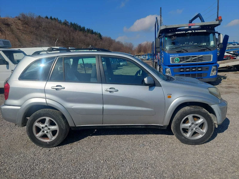 Toyota Rav4 D4D, снимка 4 - Автомобили и джипове - 48640653