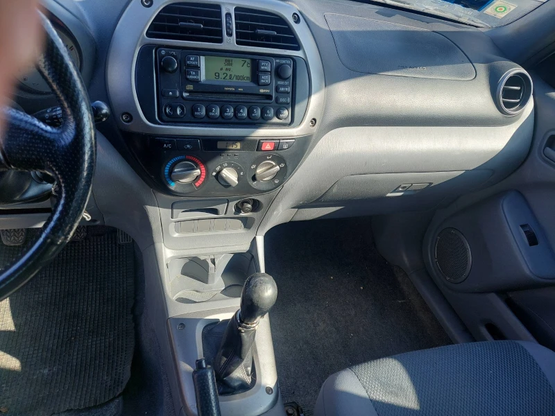 Toyota Rav4 D4D, снимка 11 - Автомобили и джипове - 48640653