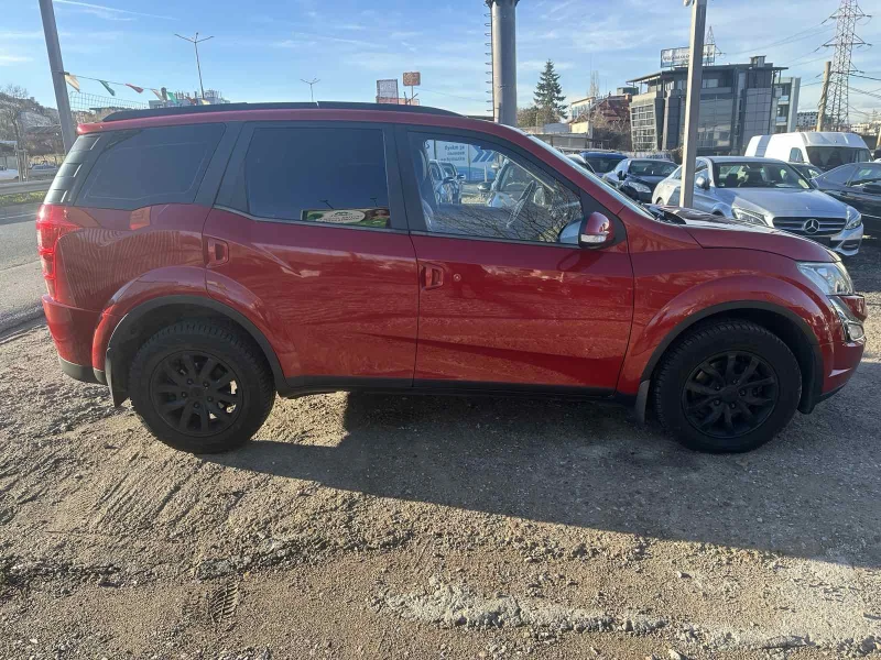 Mahindra XUV 500 4x4 6-Скорости Навигация, снимка 7 - Автомобили и джипове - 52526359