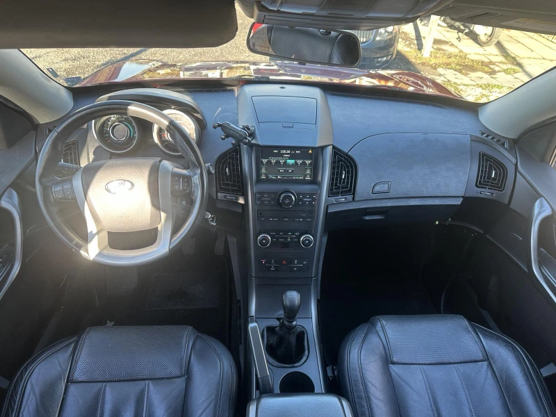 Mahindra XUV 500 4x4 6-Скорости Навигация, снимка 11 - Автомобили и джипове - 52526359