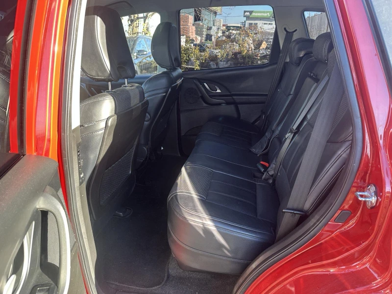 Mahindra XUV 500 4x4 6-Скорости Навигация, снимка 10 - Автомобили и джипове - 52526359