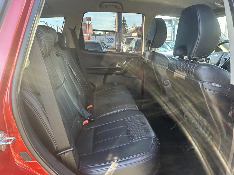 Mahindra XUV 500 4x4 6-Скорости Навигация, снимка 13 - Автомобили и джипове - 52526359