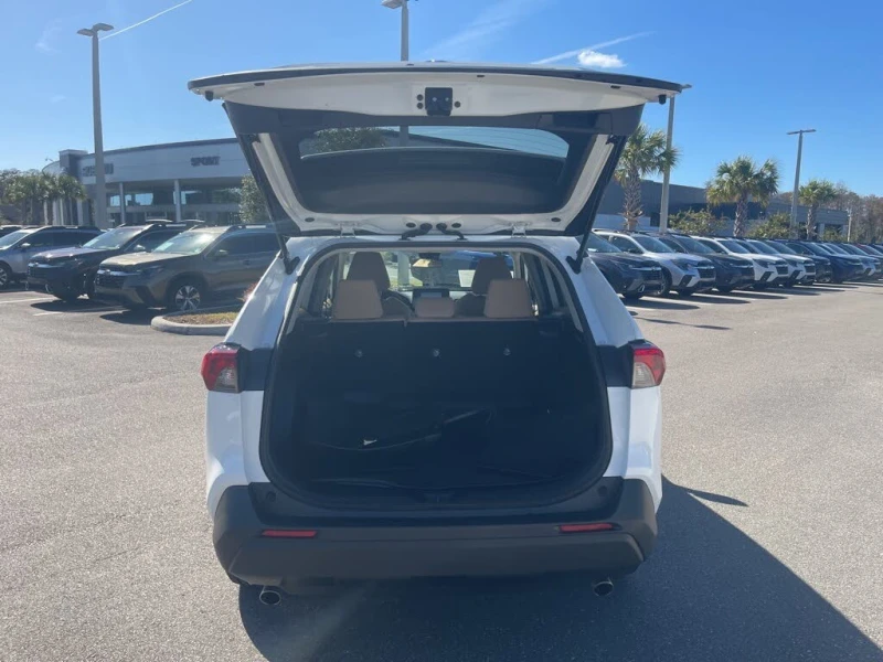 Toyota Rav4 !LE FWD!* АвтоКредит* Цена до БГ* , снимка 15 - Автомобили и джипове - 53479776