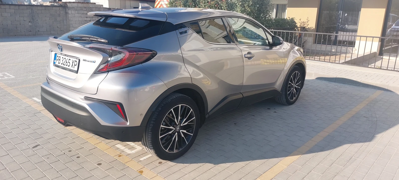 Toyota C-HR Хибрид - изображение 4