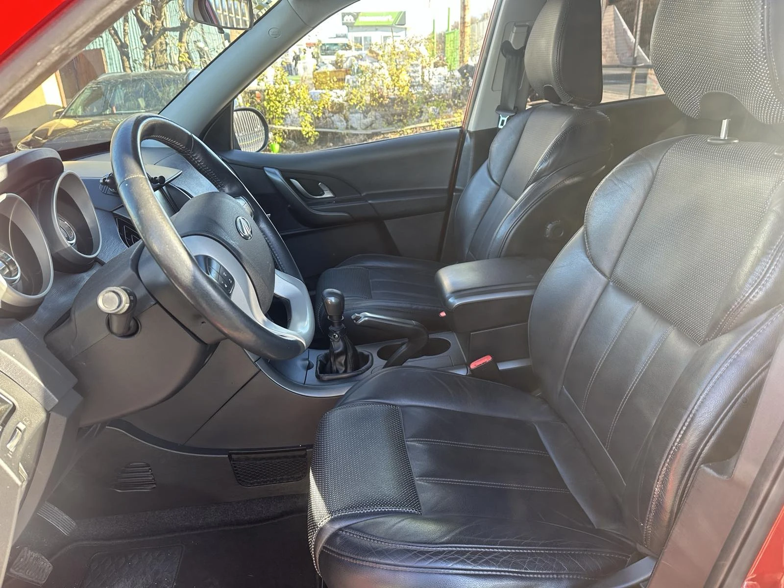 Mahindra XUV 500 4x4 6-Скорости Навигация - изображение 9