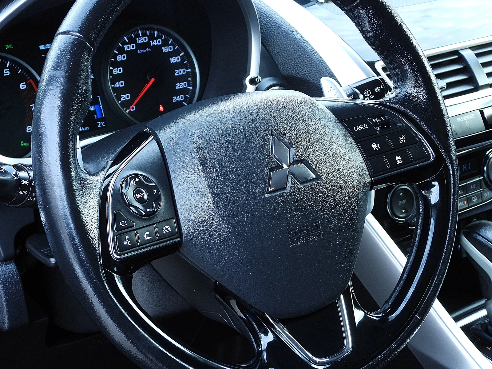 Mitsubishi Eclipse Cross 1.5ШВЕЙЦАРИЯ-ДИСТРОНИК/КОЖА/НАВИ/LANE ASSIST/4x4 - изображение 10