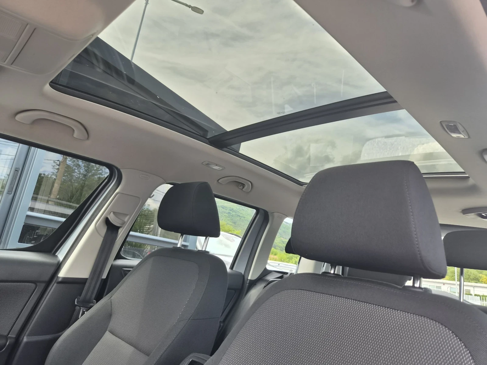 Skoda Yeti 1.2TSI, снимка 12 - Автомобили и джипове - 54030732