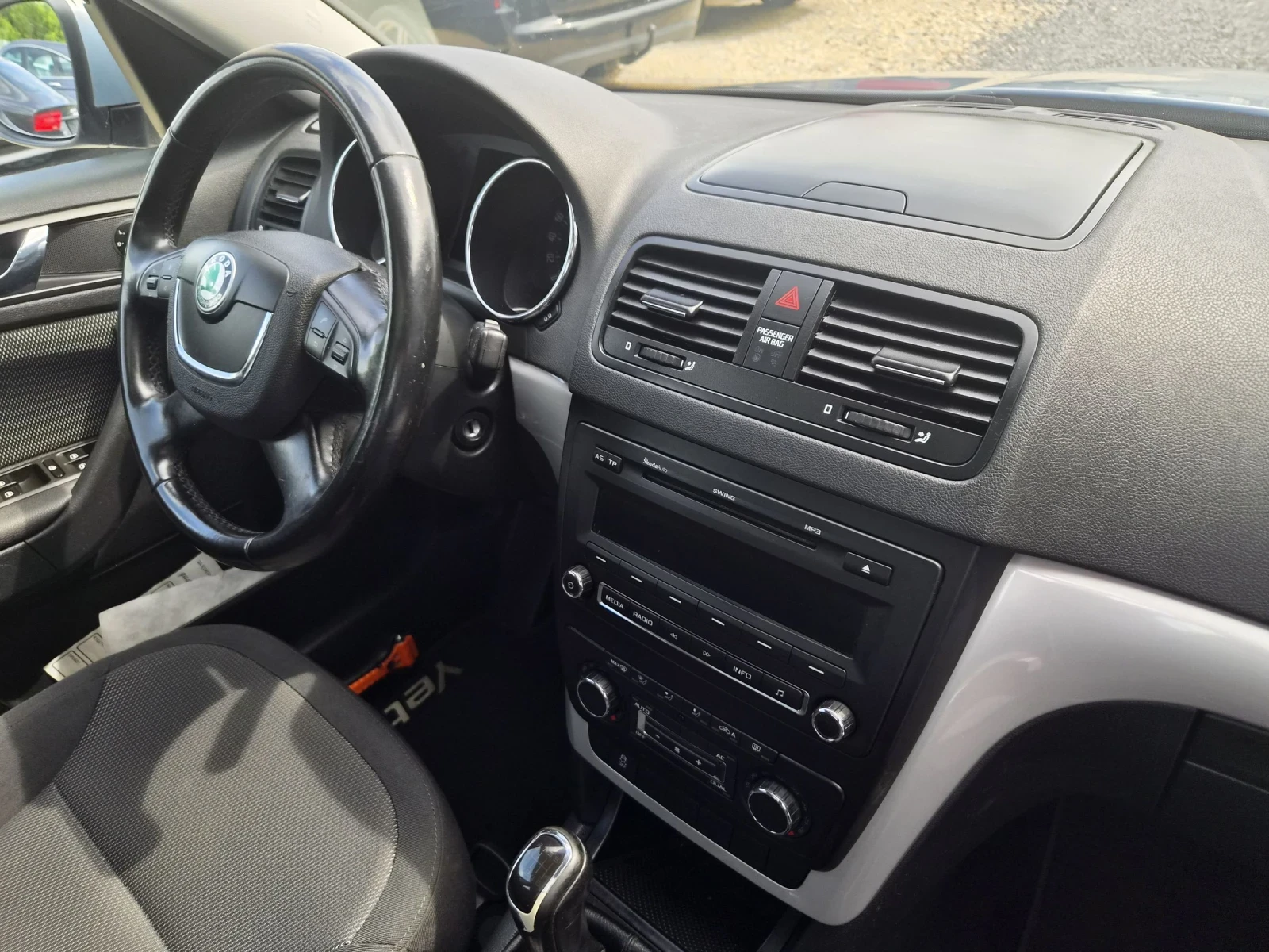 Skoda Yeti 1.2TSI, снимка 11 - Автомобили и джипове - 54030732