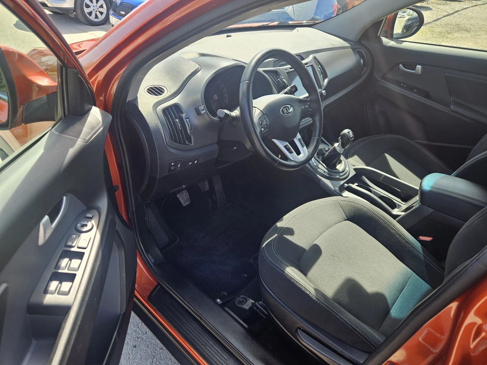 Kia Sportage 2.0 I 136 k.c., снимка 7 - Автомобили и джипове - 54354434