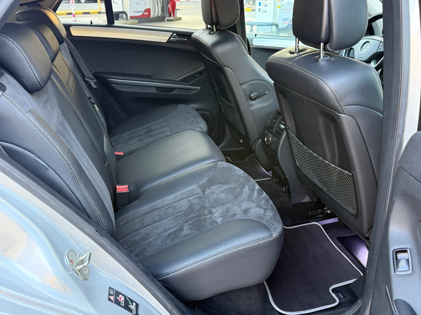 Mercedes-Benz ML 320 3.2CDI Нави/Шибидах/Подгрев/Харман, снимка 12 - Автомобили и джипове - 55658735