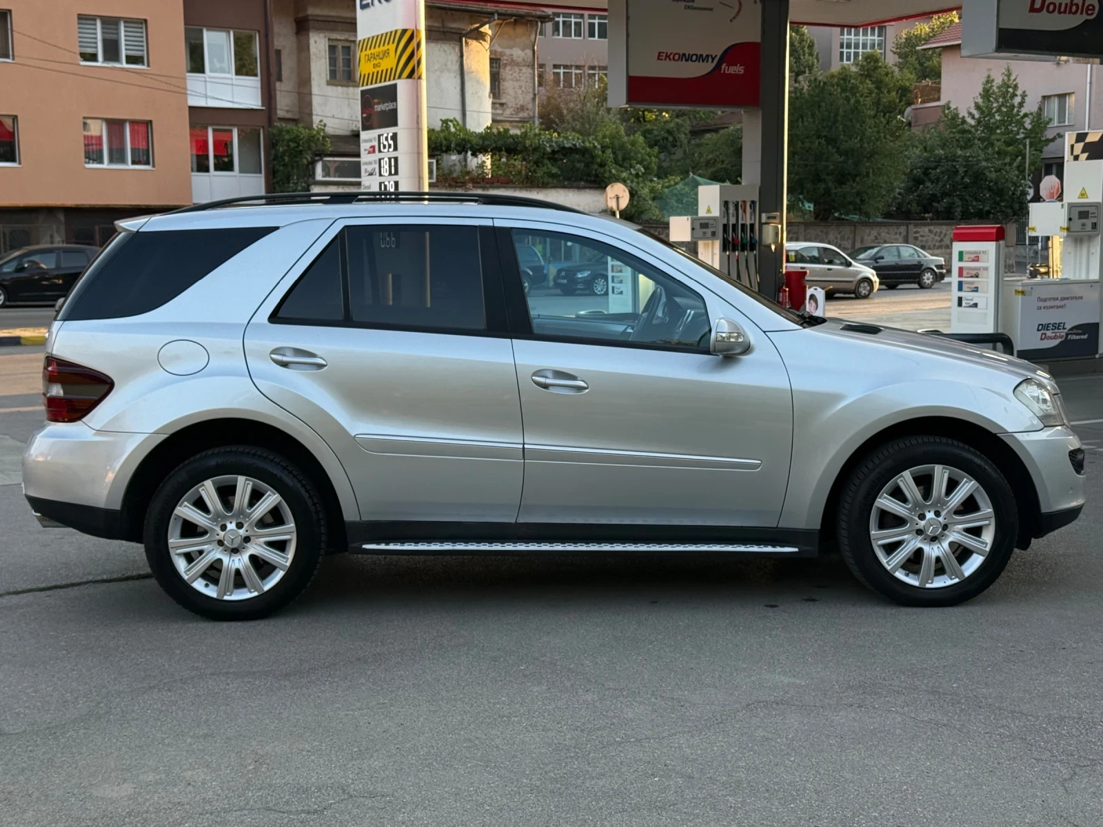 Mercedes-Benz ML 320 3.2CDI Нави/Шибидах/Подгрев/Харман, снимка 6 - Автомобили и джипове - 55658735