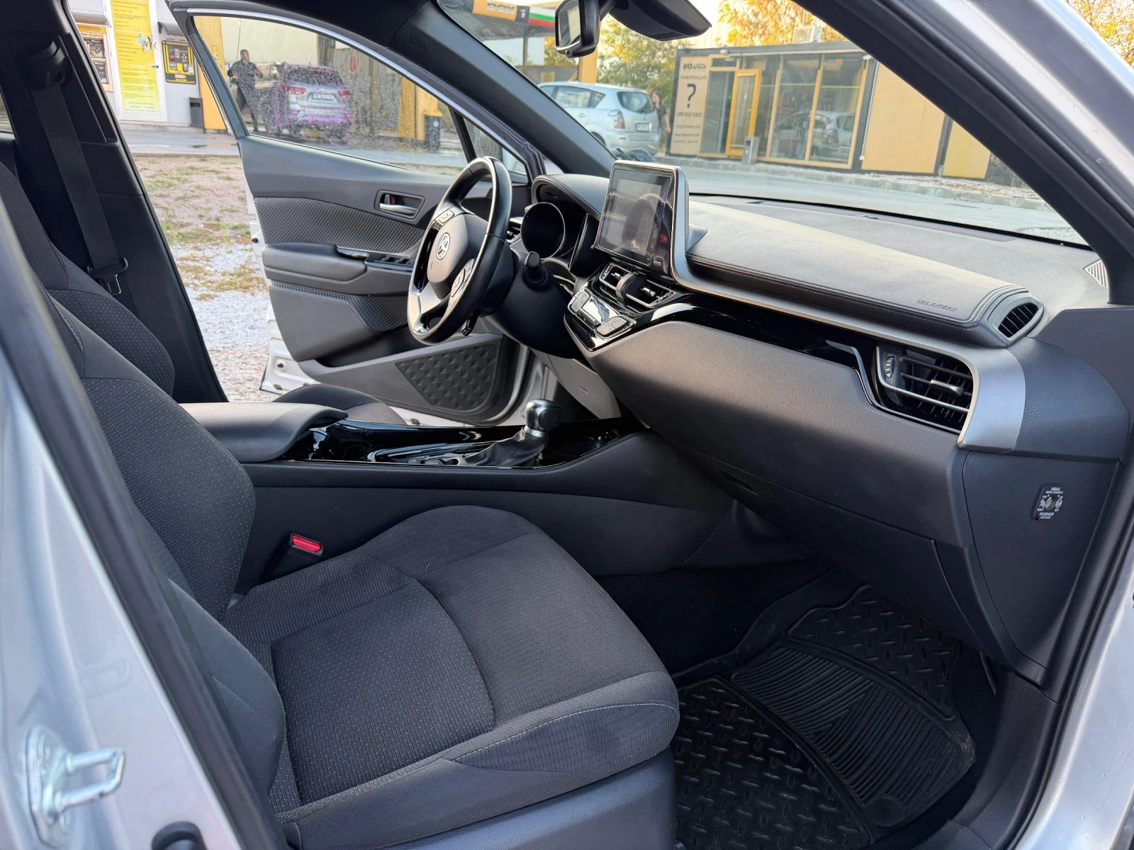 Toyota C-HR 1.8 Hybrid 122�.�. | Mobile.bg � ����������� 9
