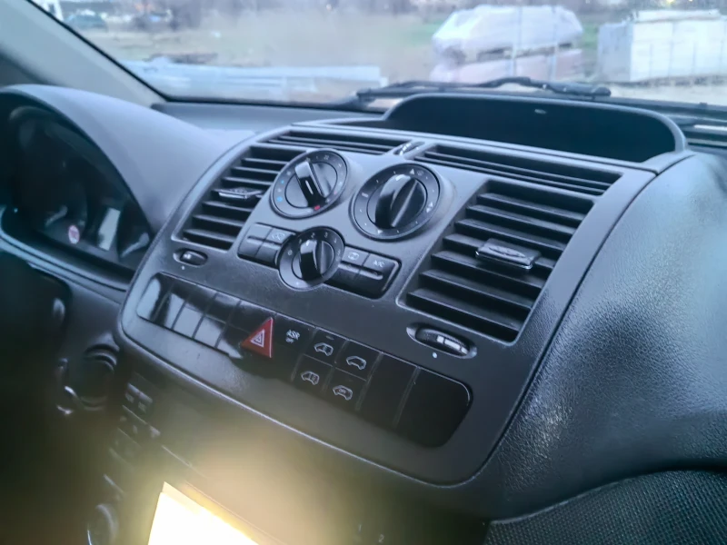 Mercedes-Benz Vito Клима/нави, снимка 13 - Бусове и автобуси - 53170024