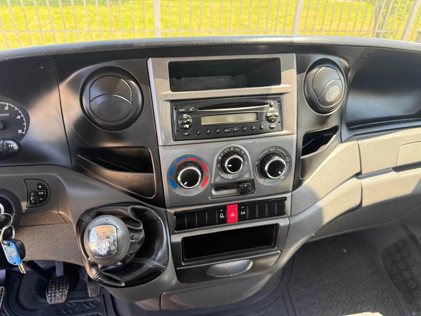 Iveco 35c15 * * * 127 241 km* * * /EURO-5B/ТРИСТРАНЕН САМОСВАЛ, снимка 15 - Бусове и автобуси - 54440334