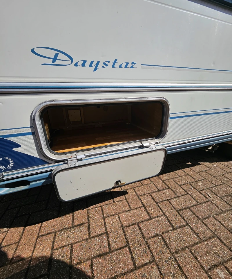 Каравана ABI Daystar, снимка 2 - Каравани и кемпери - 52883139