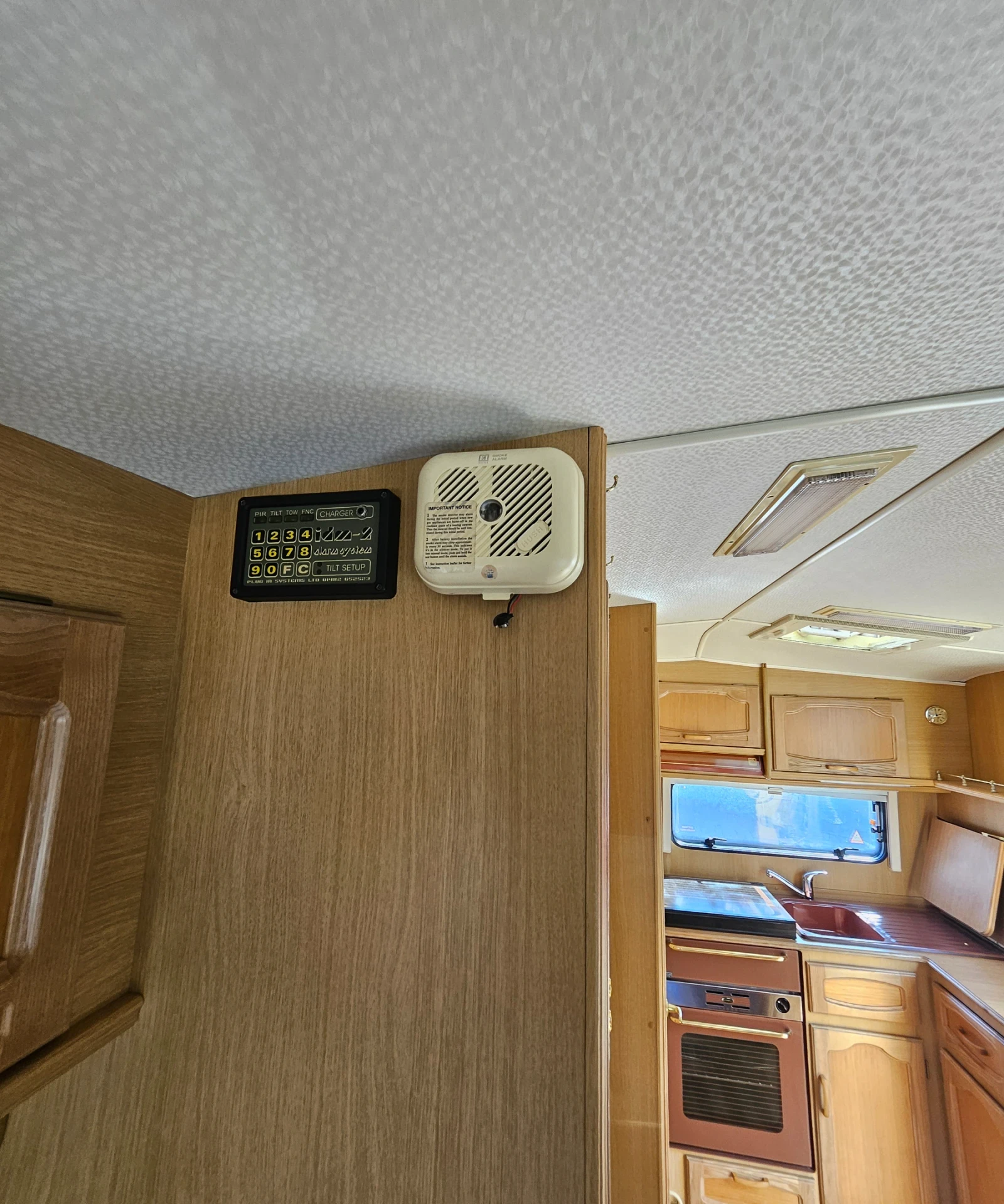 �������� ABI Daystar | Mobile.bg � ����������� 15