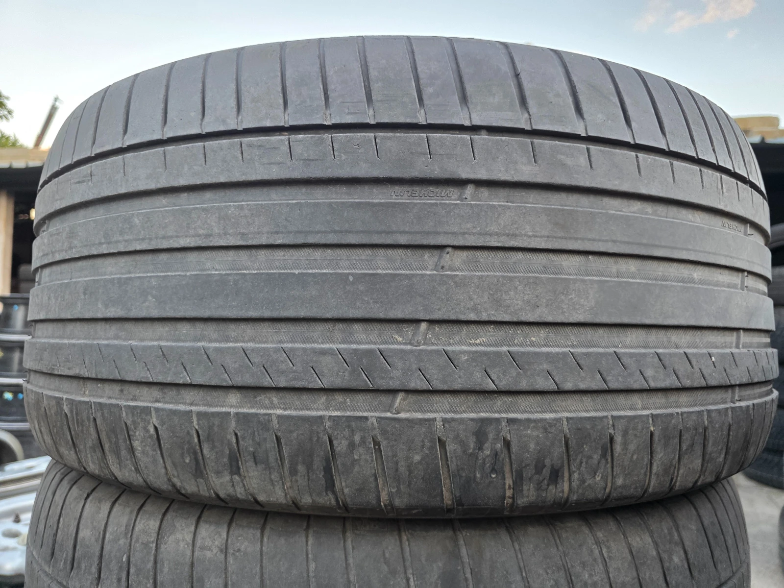 Гуми Летни 275/40R20, снимка 3 - Гуми и джанти - 54731286