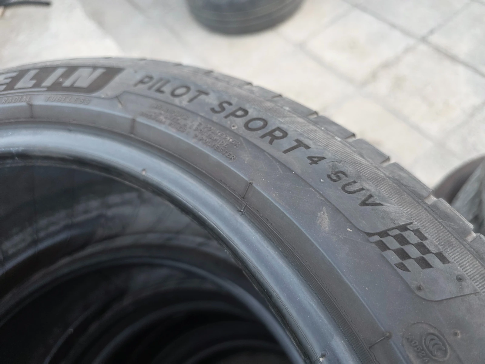Гуми Летни 275/40R20, снимка 5 - Гуми и джанти - 54731286