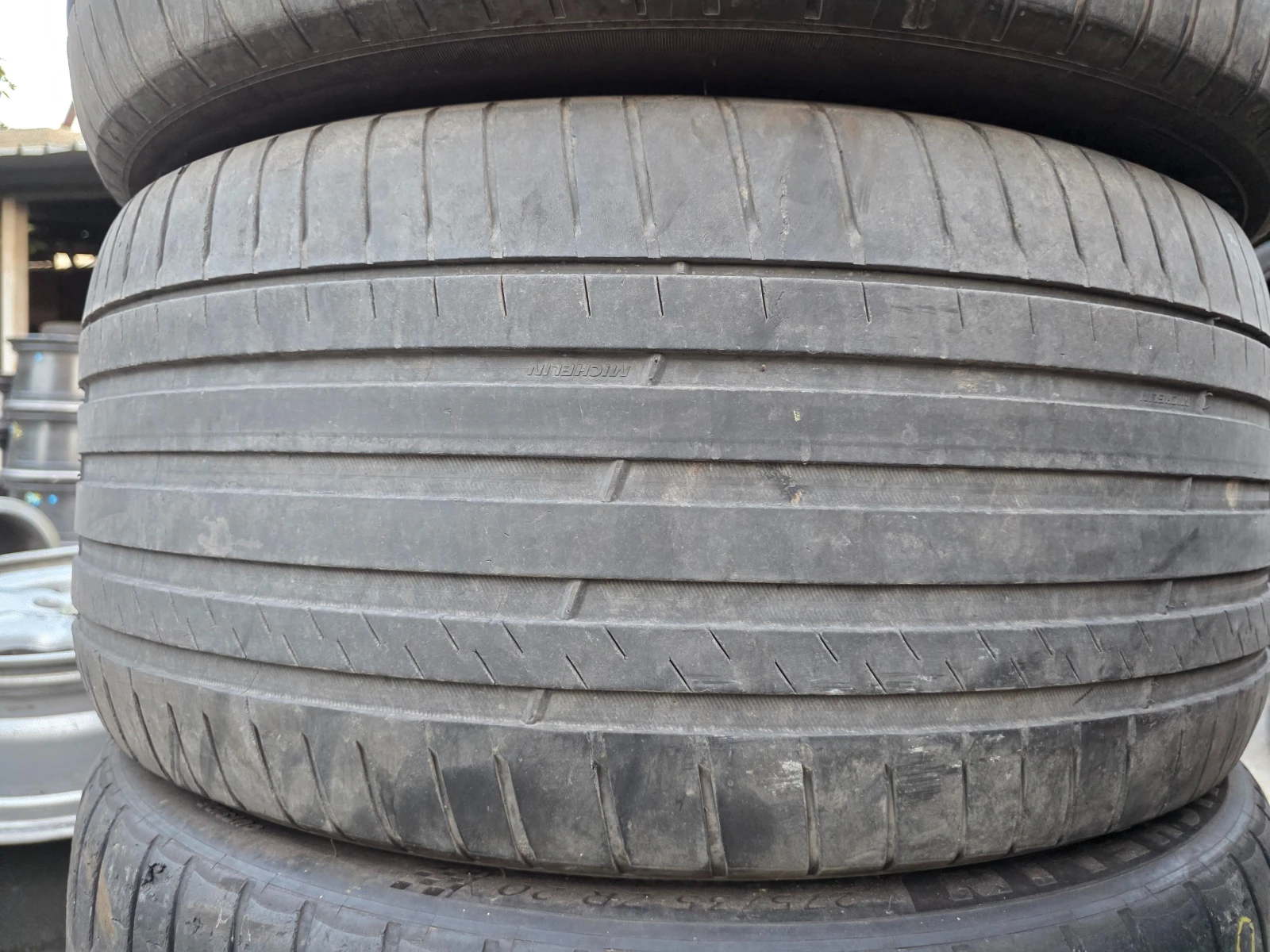 Гуми Летни 275/40R20, снимка 4 - Гуми и джанти - 54731286
