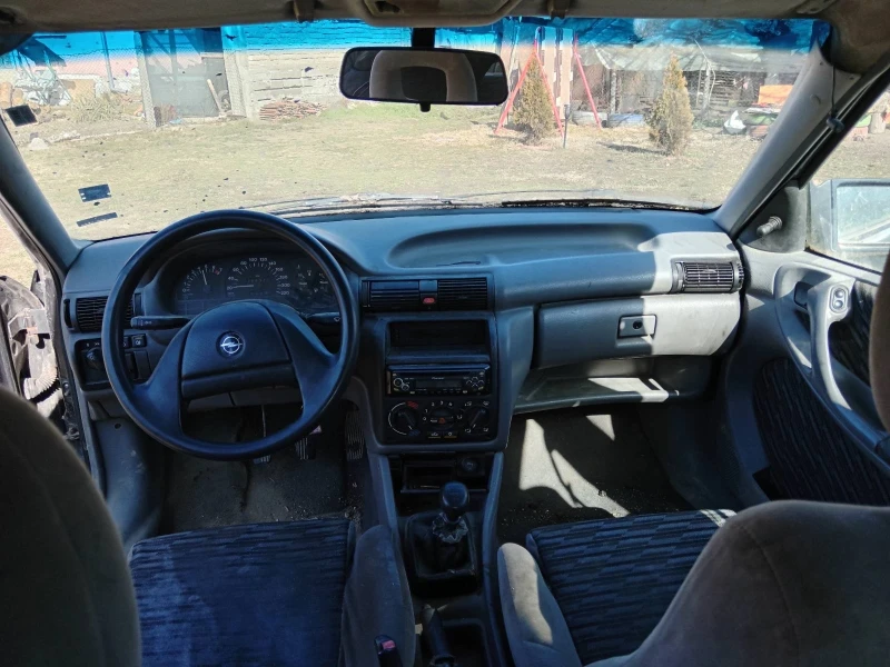 Opel Astra 2.0i, снимка 8 - Автомобили и джипове - 49034532