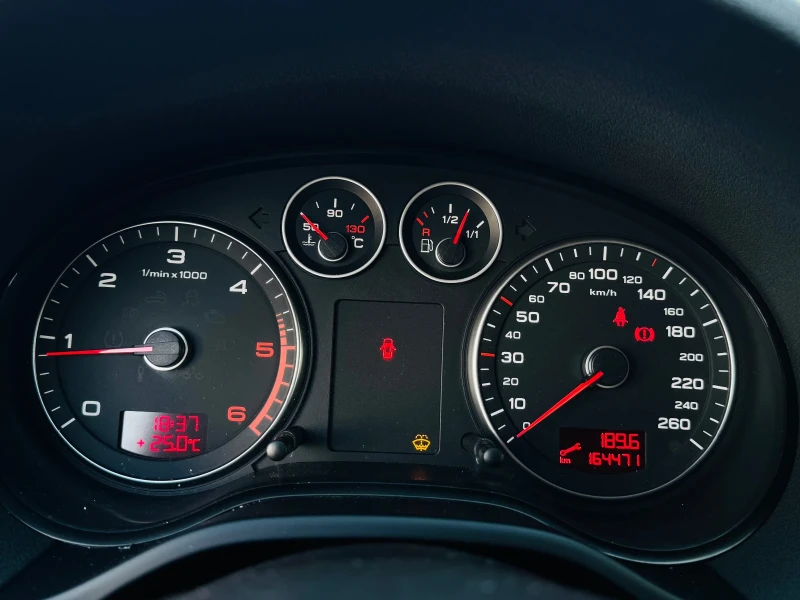 Audi A3 2.0TDI* * QUATTRO* * LED* * FACELIFT* * , снимка 9 - Автомобили и джипове - 50553898