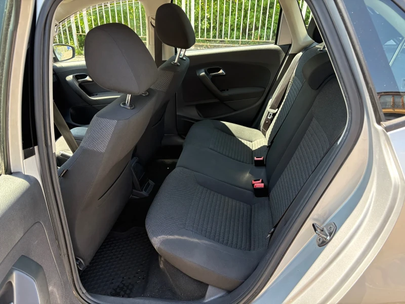 VW Polo 1.4 MPI DSG, снимка 11 - Автомобили и джипове - 52770705