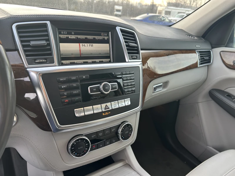 Mercedes-Benz ML 550, снимка 11 - Автомобили и джипове - 52777837